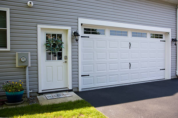 24/7 Emergency Garage Door Panel Replacement experts in LaBelle, FL